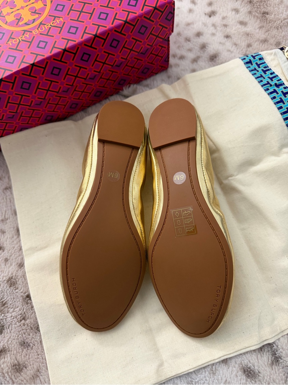 Tory Burch Eddie Ballet Flats in Metallic Gold Size 6 - Picture 3 of 6